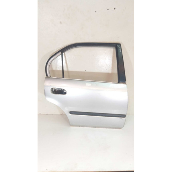 Porta Traseira Direita Do Honda Civic 1999 Detalhe  Traseira Direito Cinza