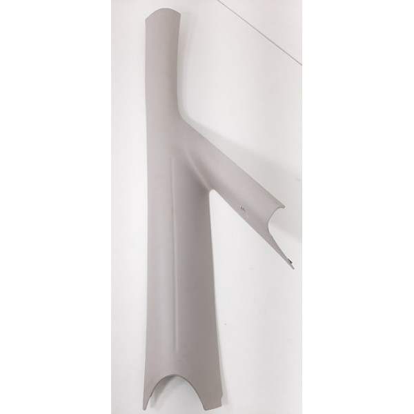 Moldura Coluna Traseira Gm Zafira Lado Direito Detalhe