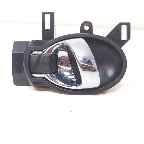 Maçaneta Interna Tras.dir. Nissan Versa 2019 Original Traseira Preto/cromado