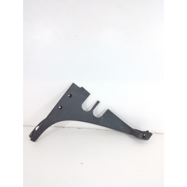 Moldura Do Vidro Grade Chevrolet Montana Lado Direito 