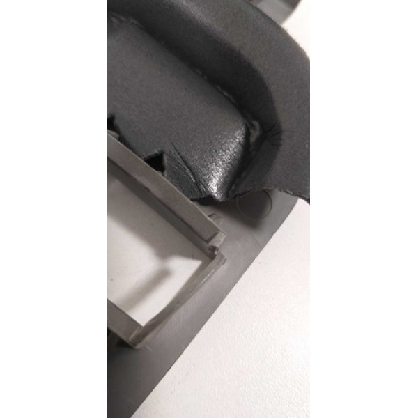 Acabamento Inferiror Coluna Lado Esquerdo Zafira Detalhe