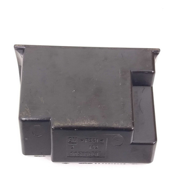 Lixeira Caixa Interna Do Cinzeiro 90589661 Gm Zafira 01 012