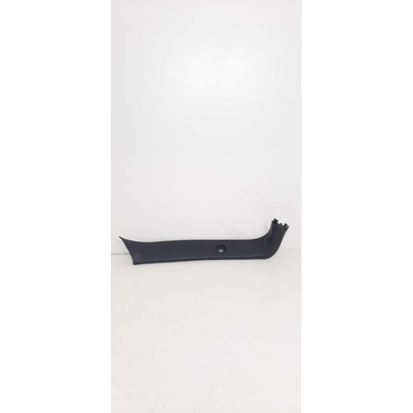 Acabamento Esquerdo Tampa Traseira  Ford Focus 1998-2009