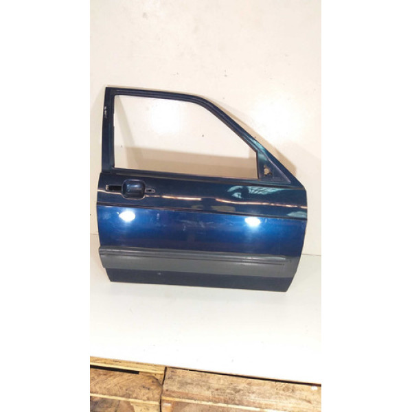Porta Dianteira Direita Volkswagen Voyage 1994 Detalhe  Dianteira Direito Azul-escuro