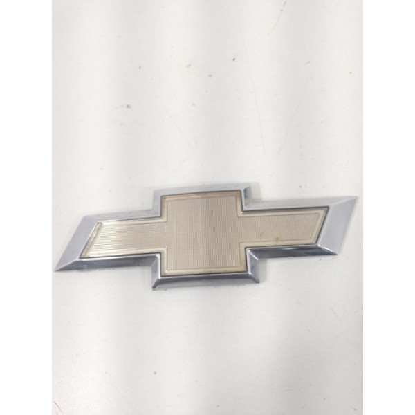 Emblema Da Tampa Traseira Chevrolet Onix Original 2012 Dourada
