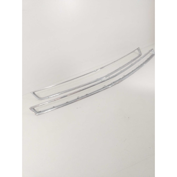 Acabamento Da Grade Frontal Da Chevrolet Vectra 2009 A 2012