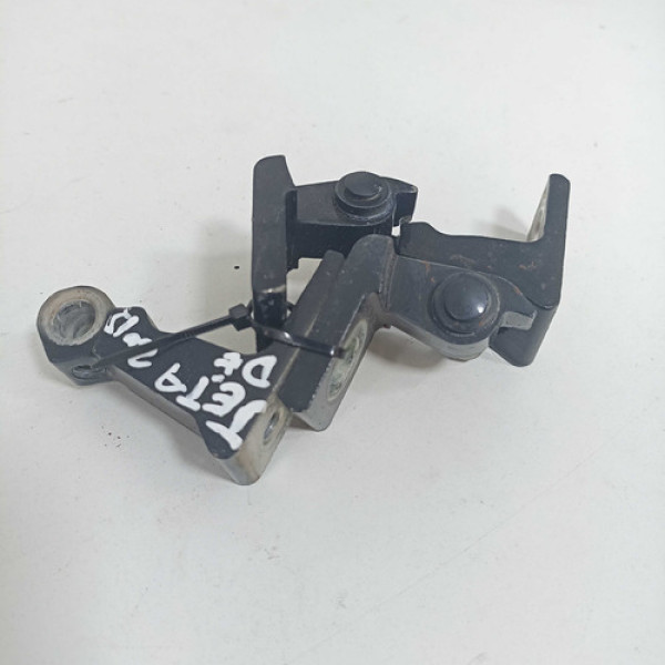 Dobradiça Da Porta Dianteira Esquerda Vw Jetta 2011/2018