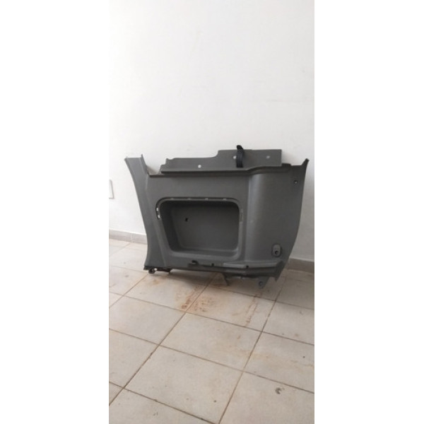 Moudura Porta Mala Lado Esquerdo Meriva 2003 Detalhe
