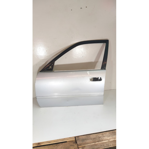 Porta Dianteira Esquerda Toyota Corolla 2002 Detalhe  - Dianteira - Esquerda - Prateado