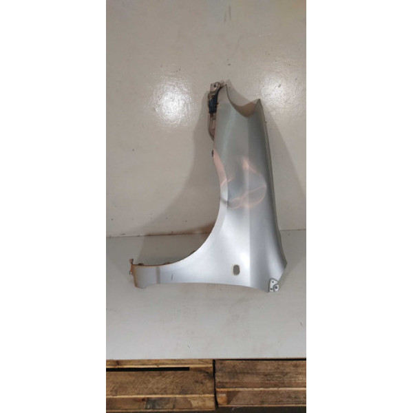 Para-lama Dianteiro Esquedo Toyota Corolla 2002  Detalhe 